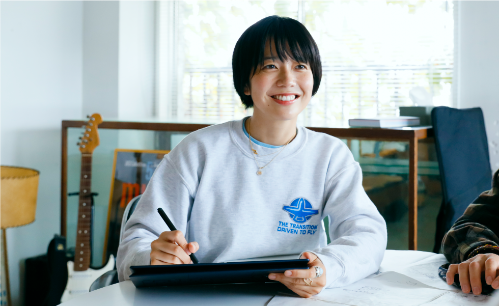 打ち合わせで HP Elite Dragonfly を使う haru. 氏